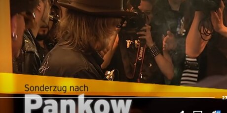 Ubahnwagen der Linie U2, innen Udo Lindenberg feiert mit Gästen