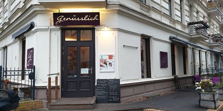 Ansicht Straße / Café Genüsslich