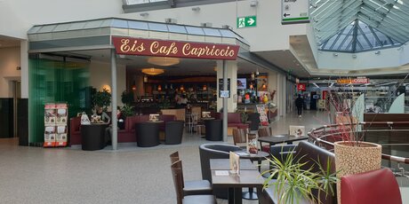 Im Rathauscenter / Eiscafé Capriccio
