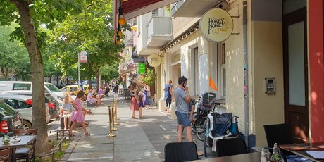 Ansicht Straße / Eispatisserie Hokey Pokey