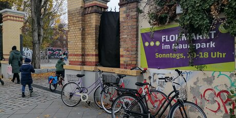 Flohmarkt im Mauerpark in Prenzlauer Berg