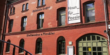 Vorderfront Haus für Poesie