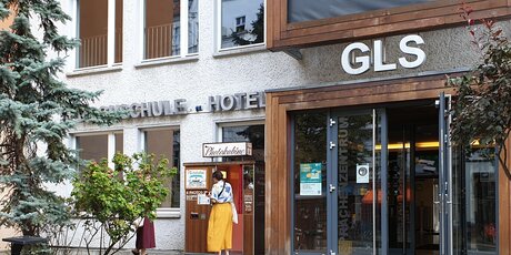 Vorderfront Hotel Die Schule