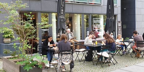 Ansicht Straße / Kaffee Käthe