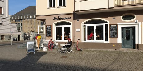 Ansicht Straße / Milchmanns Kaffeehaus