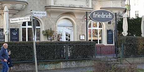 Ansicht Straße / Restaurant friedrich