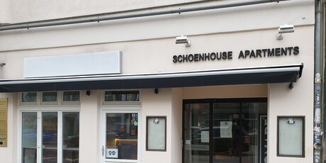 Ansicht Straße / Schoenhouse Apartments