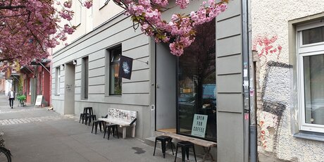 Ansicht Straße / WIM Kaffee