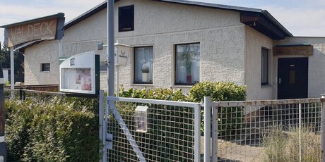 Ansicht Straße / Waldeck Festsaal