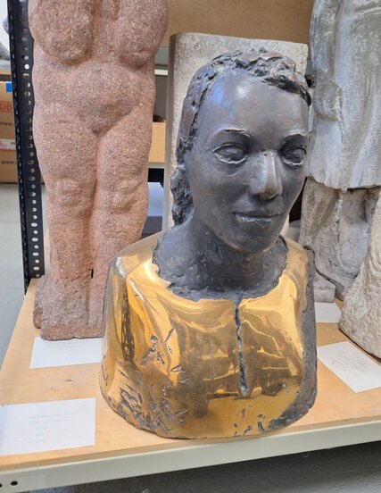 Bronzebüste von Käte Niederkirchner, 1979 