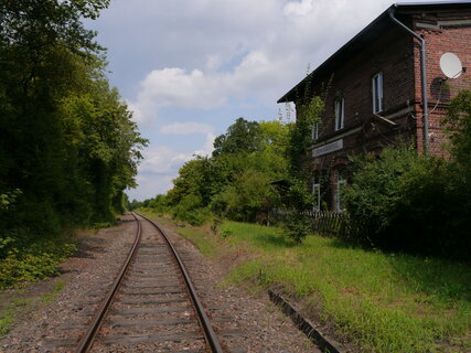 Schienenstrang und Station der ehemaligen Heidekrautbahn bei Blankenfelde