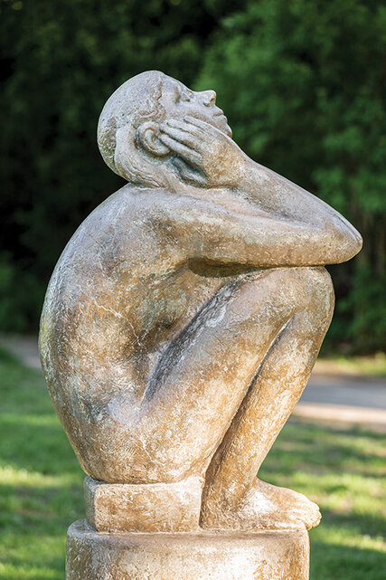 Plastik: Hockende Künstler: Eberhard Bachmann (1924–2008)