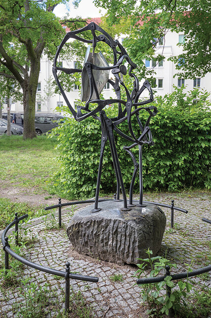 Plastik: Die Gedanken sind frei Künstler: Gösta Gablick (*1966)