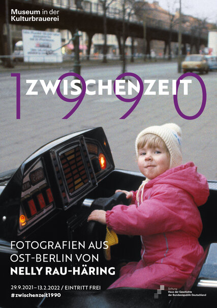 Plakat Zwischenzeit 1990 Fotografien aus Ost-Berlin von Nelly Rau-Häring 
