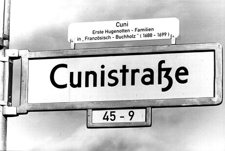 Straßenschild der Cunistraße in Französisch Buchholz, 1999