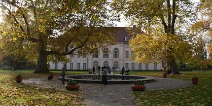 Schloss Schönhausen bei schönem Herbstwetter