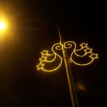 Weihnachtsbeleuchtung auf der Straße