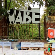 Banner mit Aufschrift WABE