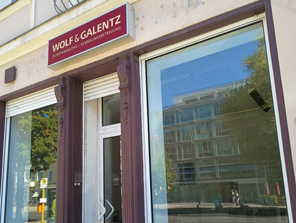 Ladenfront außen der Galerie Wolf & Galentz
