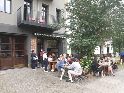Ansicht Straße / Café Krone