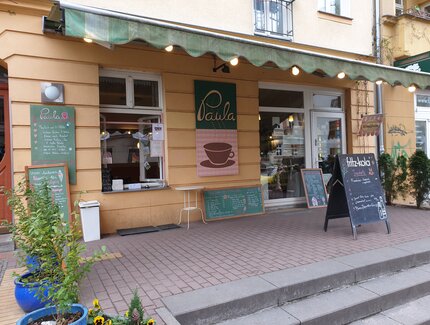 Ansicht Straße / Café Paula