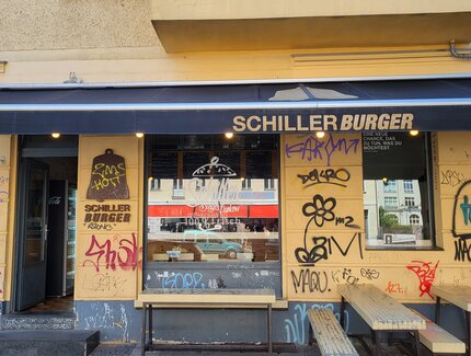 Ansicht Straße / ​Schiller Burger