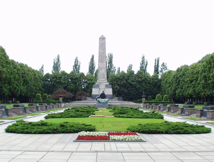 Sowjetisches Ehrenmal Schönholzer Heide