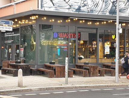 Ansicht Straße / Spreegold Store