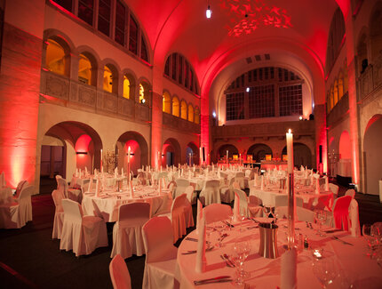 Dinner-Event in der Schwimmhalle Hotel Stadtbad Oderberger