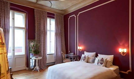 Suite mit  antiken und modernen Möbeln. Wunderschön restaurierte Fresken- und Stuckdecken