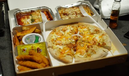 Lieferservice Pizza im Karton